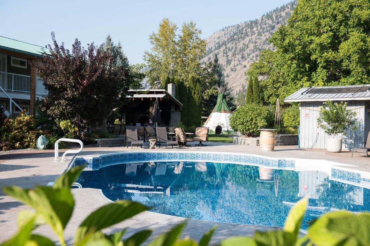 Similkameen Wild Resort & Winery Retreat Osoyoos Exterior photo